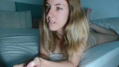 Snapshot of missxmonique chatting on March 2, 2026, 3:52 am Monique online show from March 2, 2026, 3:52 am