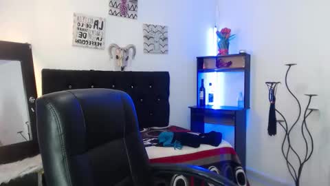 missy_eyess online show from October 23, 2025, 11:31 am