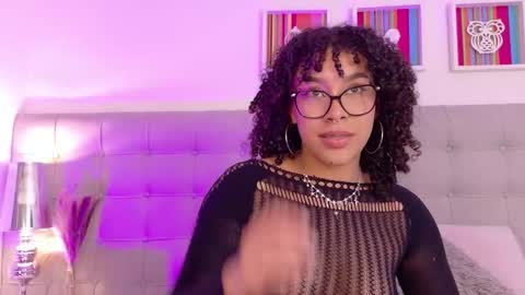 Missy Gainer online show from September 28, 2025, 4:18 am