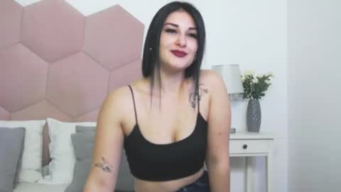 Elly online show from April 19, 2026, 6:56 am
