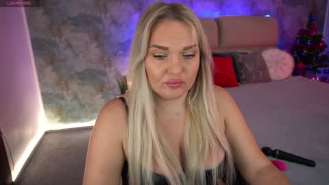  Amely  online show from December 23, 2024, 8:44 am