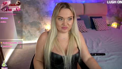  Amely  online show from January 22, 2025, 1:42 pm