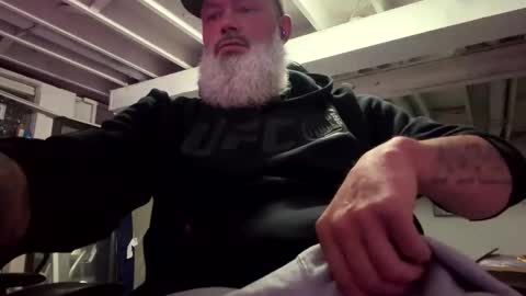 Snapshot of mister_bigg_dick chatting on May 13, 2026, 4:32 am AJ online show from May 13, 2026, 4:32 am