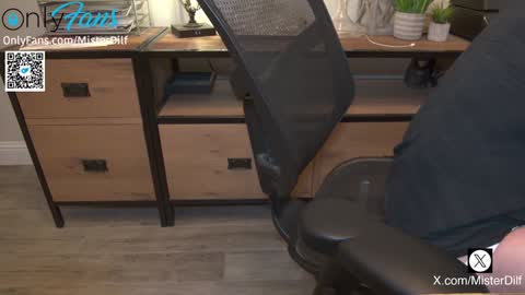 MISTER DILF  online show from January 16, 2025, 2:51 pm