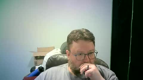 Mr. Happy online show from December 2, 2025, 7:14 am