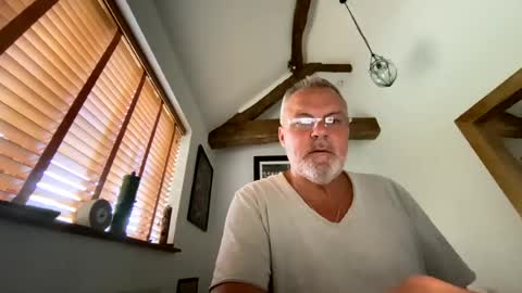 Snapshot of misterblivs chatting on July 9, 2026, 7:01 am Misterblivs online show from July 9, 2026, 7:01 am