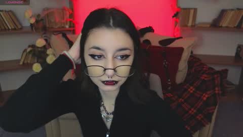 Marcelline online show from October 18, 2025, 9:21 am