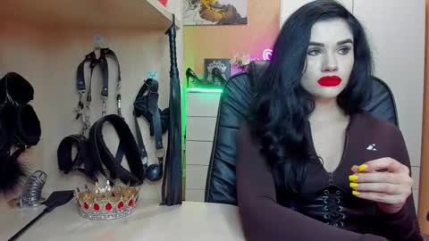 Snapshot of mistress_kristi chatting on October 27, 2025, 7:29 pm Mistress Kristi online show from October 27, 2025, 7:29 pm