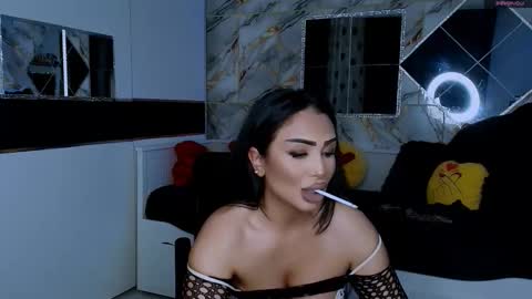 Snapshot of mistress_meryem chatting on October 14, 2025, 12:11 am mistress_meryem online show from October 14, 2025, 12:11 am