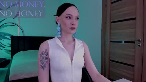Snapshot of mistress_mialibra chatting on October 28, 2025, 11:51 pm Mistress Mia online show from October 28, 2025, 11:51 pm