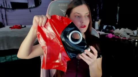 Dirty Priest and Ivi online show from May 22, 2026, 10:59 pm