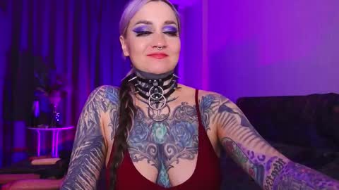mistressdarksindel online show from December 15, 2025, 5:50 pm