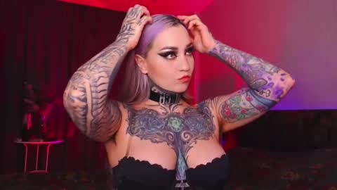 mistressdarksindel online show from December 17, 2025, 1:06 pm