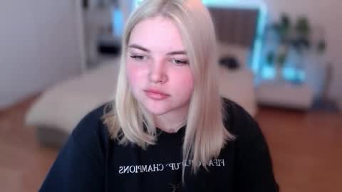 Snapshot of mistressdora chatting on September 17, 2025, 7:37 pm mistressdora online show from September 17, 2025, 7:37 pm