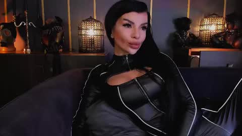 Elenia online show from March 2, 2025, 12:43 pm