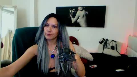 MistressEvelyn  online show from December 4, 2024, 9:51 am