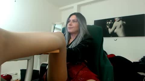 MistressEvelyn  online show from December 15, 2024, 12:17 pm