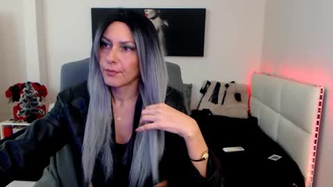 MistressEvelyn  online show from December 23, 2024, 6:11 am