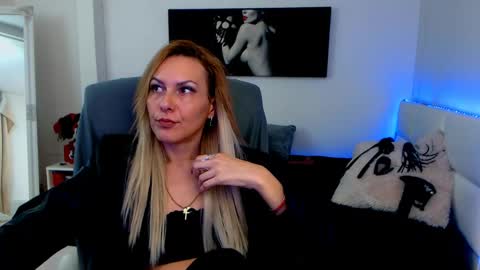 MistressEvelyn  online show from January 10, 2025, 4:22 am