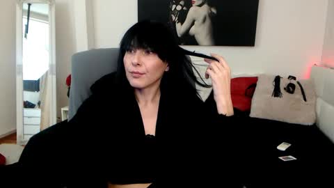 MistressEvelyn  online show from January 16, 2025, 6:56 am