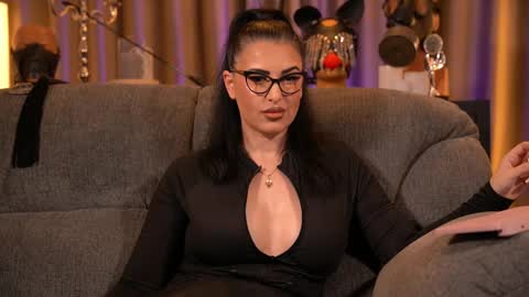 Mistress Kelly online show from December 13, 2025, 10:15 pm