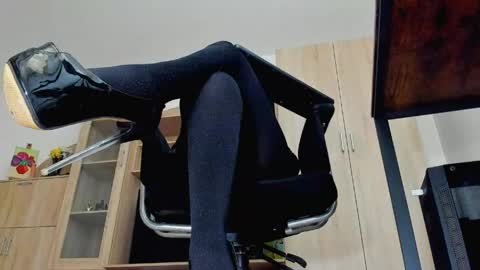 YourGoddessM online show from May 5, 2026, 1:08 pm