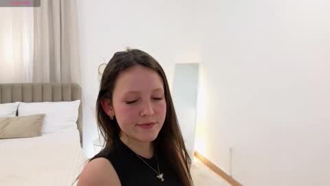 Sindy online show from February 16, 2026, 10:22 am