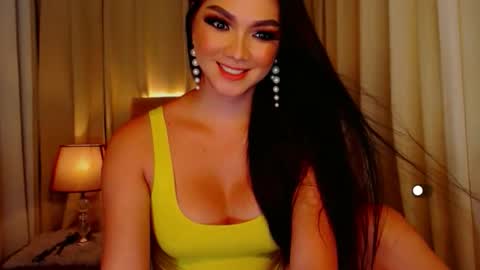 Leah online show from April 15, 2026, 9:15 pm