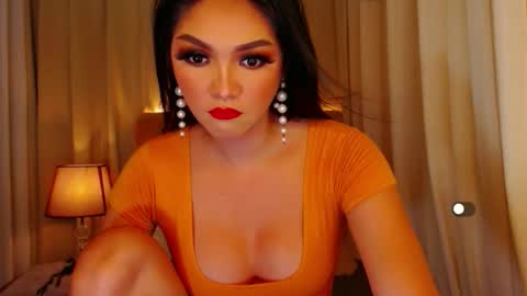 Leah online show from April 19, 2026, 8:44 pm