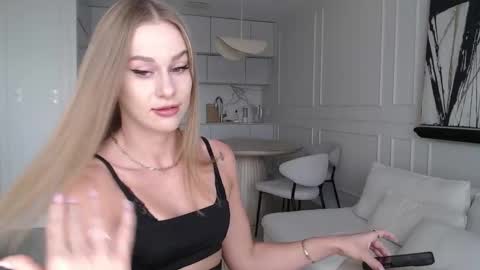 Snapshot of mistressuniverse chatting on September 28, 2025, 2:33 pm mistressuniverse online show from September 28, 2025, 2:33 pm