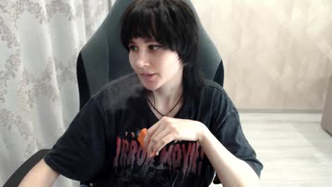 Snapshot of misty_dark chatting on October 14, 2025, 9:32 am misty_dark online show from October 14, 2025, 9:32 am