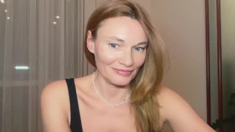 MistyBarnes NONUDE MODEL online show from April 22, 2026, 4:30 pm