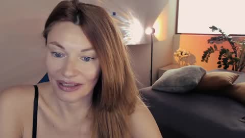 MistyBarnes NONUDE MODEL online show from May 4, 2026, 8:43 am