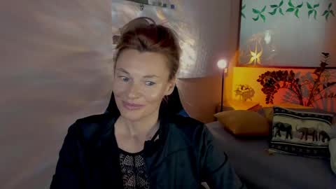 MistyBarnes NONUDE MODEL online show from May 11, 2026, 3:07 pm