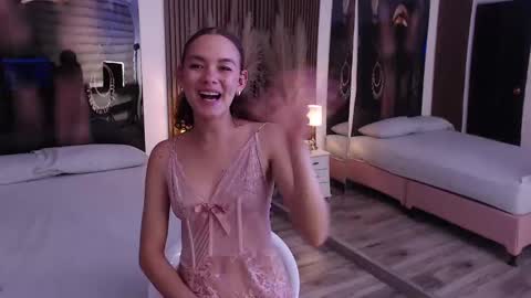 Snapshot of miticabrennet chatting on September 11, 2025, 12:22 am Mtica Brennet online show from September 11, 2025, 12:22 am