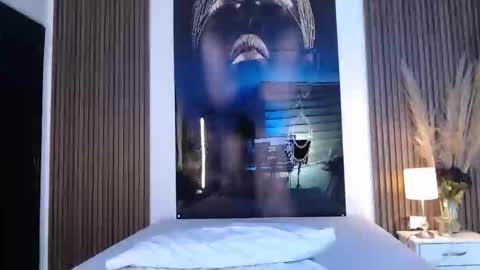 Mtica Brennet online show from December 5, 2025, 3:37 am