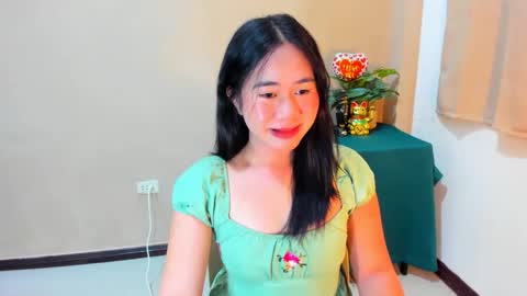 Mitsu online show from October 19, 2025, 11:44 am