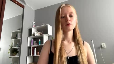 Amelia online show from October 3, 2025, 10:12 am
