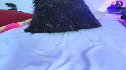 Miwa  online show from December 18, 2024, 2:21 am