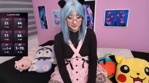 Snapshot of miwaviolet chatting on September 19, 2025, 1:07 am  Miwa Violet  online show from September 19, 2025, 1:07 am