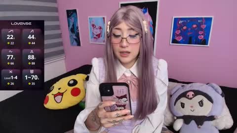 Snapshot of miwaviolet chatting on September 22, 2025, 12:12 am  Miwa Violet  online show from September 22, 2025, 12:12 am