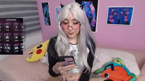 Snapshot of miwaviolet chatting on September 29, 2025, 1:00 am  Miwa Violet  online show from September 29, 2025, 1:00 am