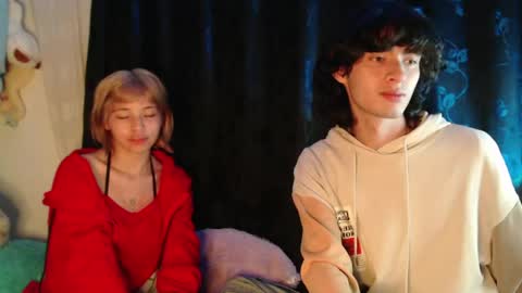 Naomi and Nekorii online show from May 14, 2026, 8:32 am