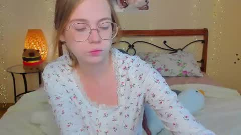 Snapshot of miya_soft chatting on July 3, 2026, 1:45 am Miya online show from July 3, 2026, 1:45 am