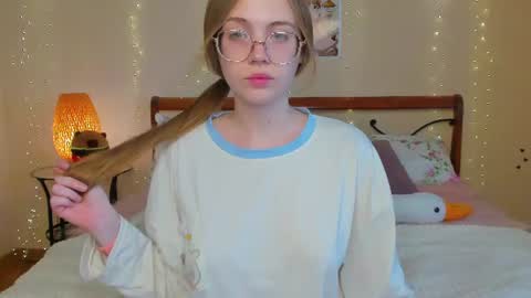 Snapshot of miya_soft chatting on July 31, 2026, 1:49 am Miya online show from July 31, 2026, 1:49 am