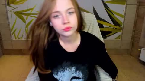 Snapshot of miya_soft chatting on August 5, 2026, 1:41 am Miya online show from August 5, 2026, 1:41 am