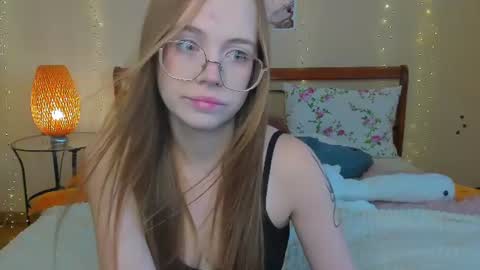 Snapshot of miya_soft chatting on August 10, 2026, 1:42 am Miya online show from August 10, 2026, 1:42 am