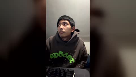 Snapshot of mizukix300 chatting on March 18, 2026, 5:21 am mizukix300 online show from March 18, 2026, 5:21 am