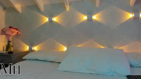 mizzhell_ online show from November 1, 2025, 1:02 pm