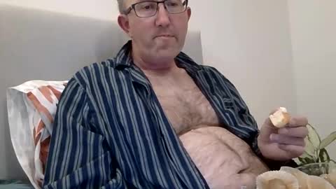 mjm19742025 online show from April 14, 2026, 7:31 pm